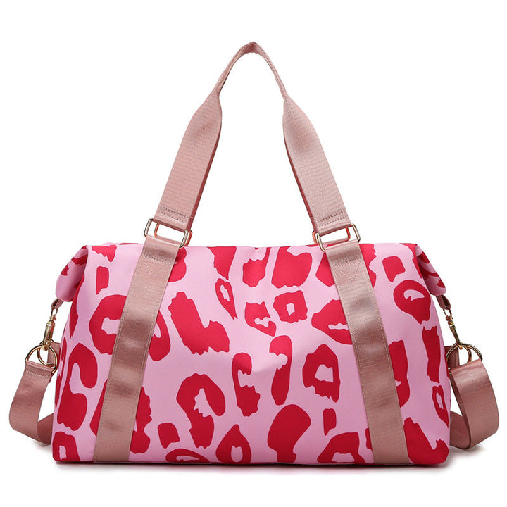 Sporty travel bag with modern leopard pattern Kalsten