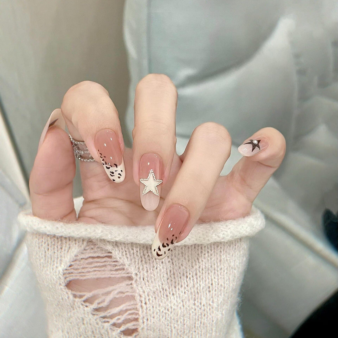 Artificial Nail Design with Festive Star Motif Kalsten