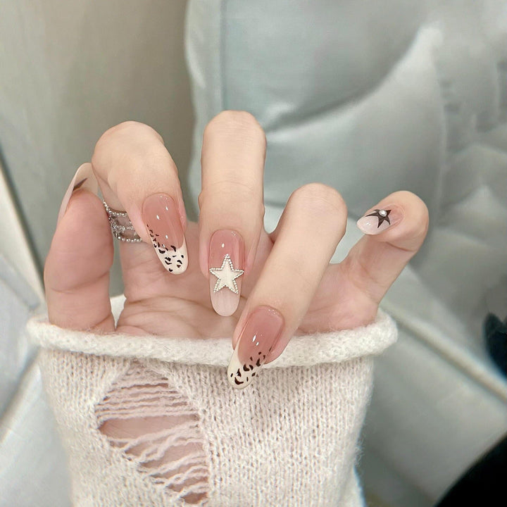 Artificial Nail Design with Festive Star Motif Kalsten