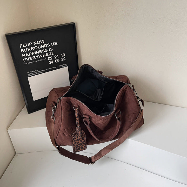 Sporty travel bag with trendy design and practical compartments Kalsten