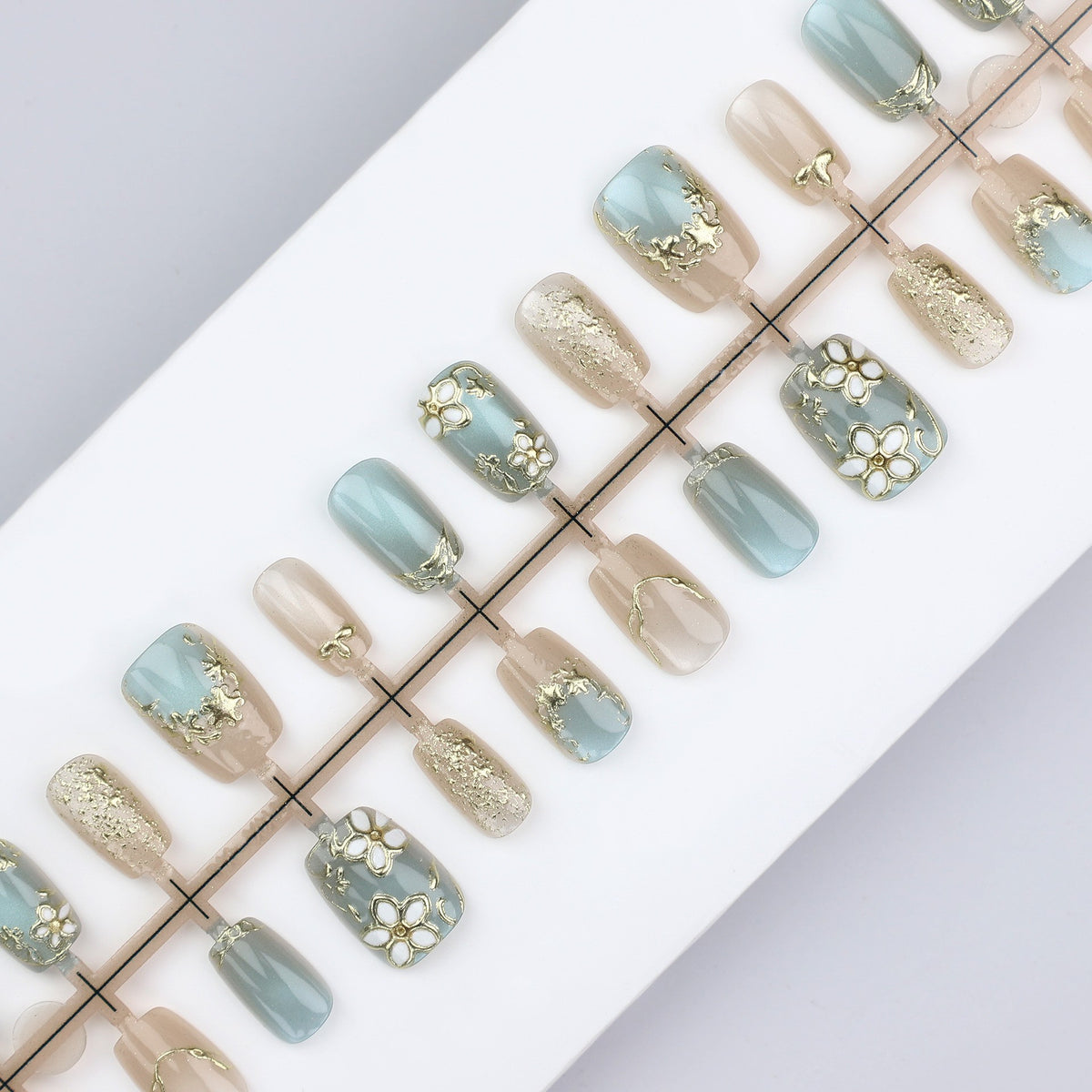 Decorative Floral Press-On Nail Set Acalora