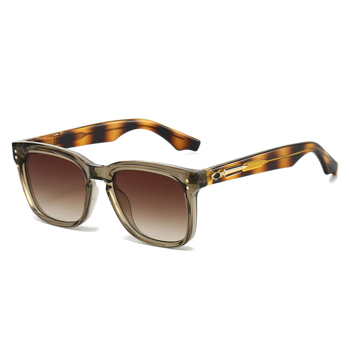 Ladies sunglasses in elegant rectangular design by Kalsten