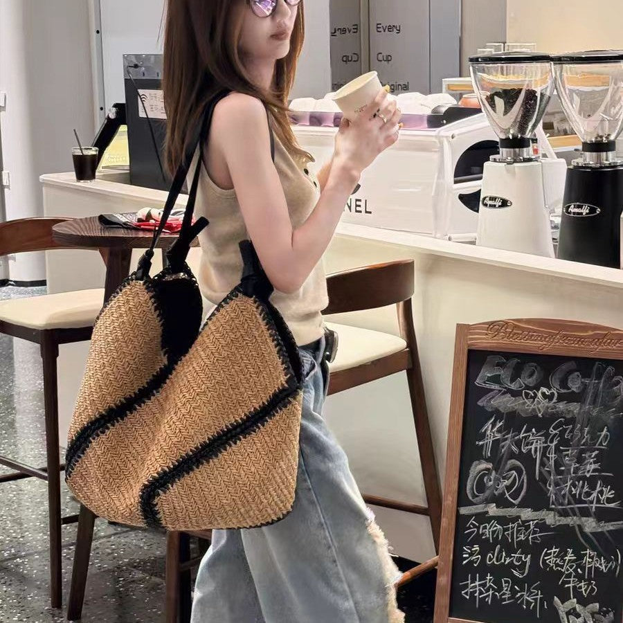 Trendy and Handmade Tote Bag Made from Natural Material Kalsten