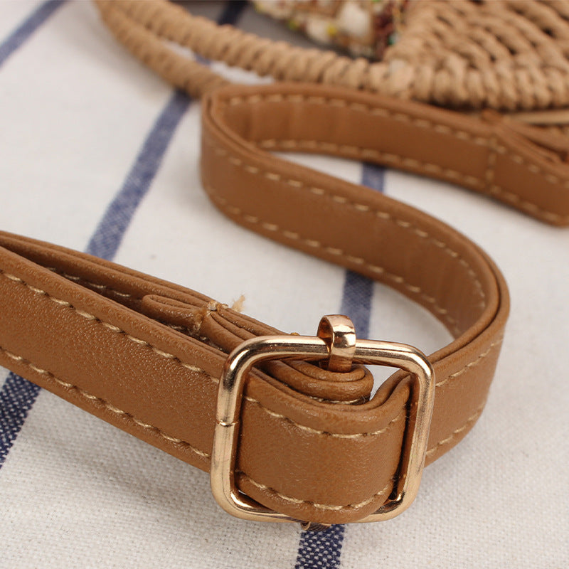 Elegant basket bag with unique closure Kalsten