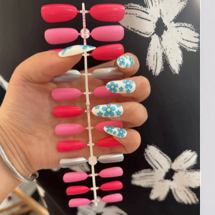 Artistic Almond-Shaped Press-On Nails Set with Metallic Accents Kalsten