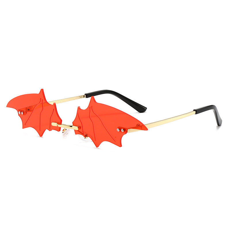 Women's creative and eye-catching sunglasses with bat design Kalsten