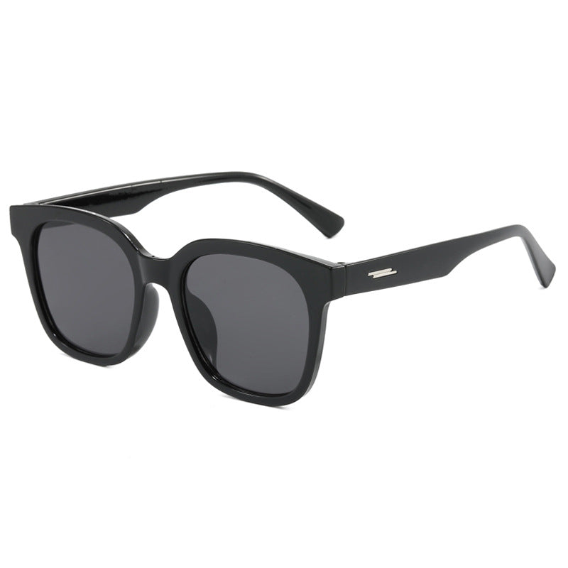 Women's sunglasses with a modern, angular plastic frame Kalsten