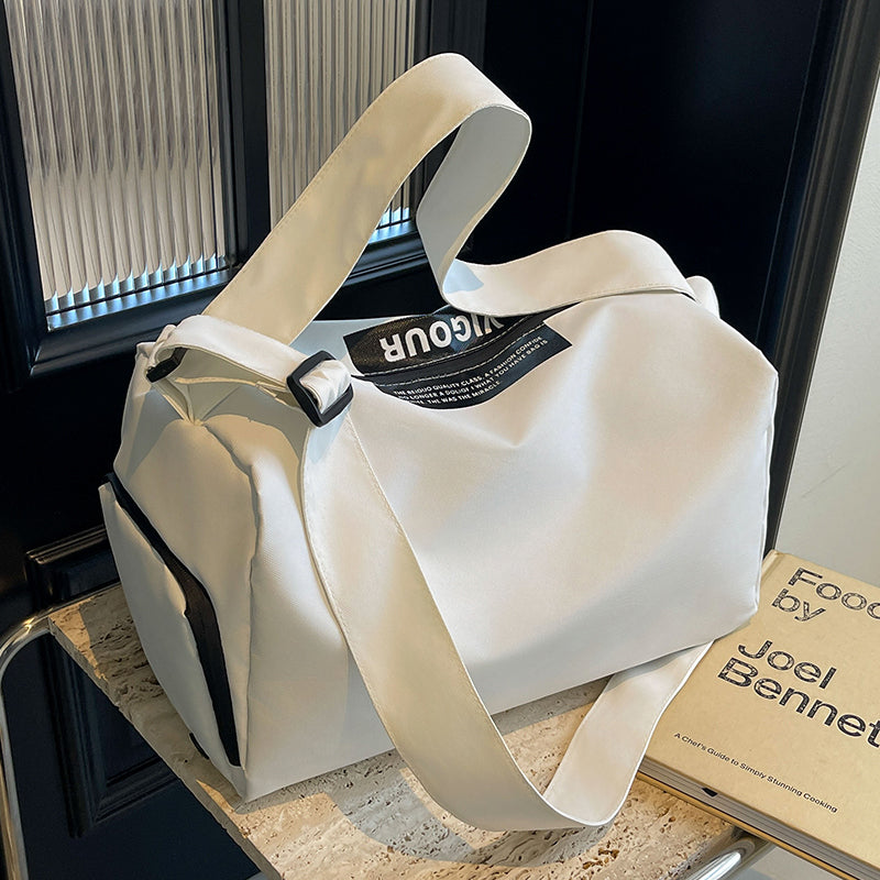 Stylish travel bag with versatile carrying options Kalsten