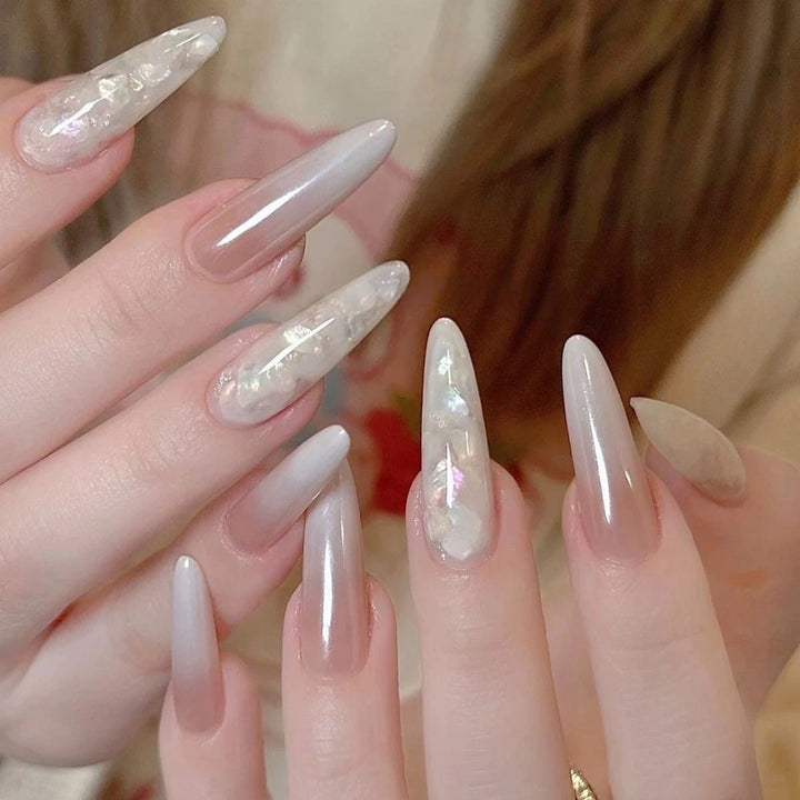 Elegant Press-On Nail Kit with Decorative Elements Kalsten