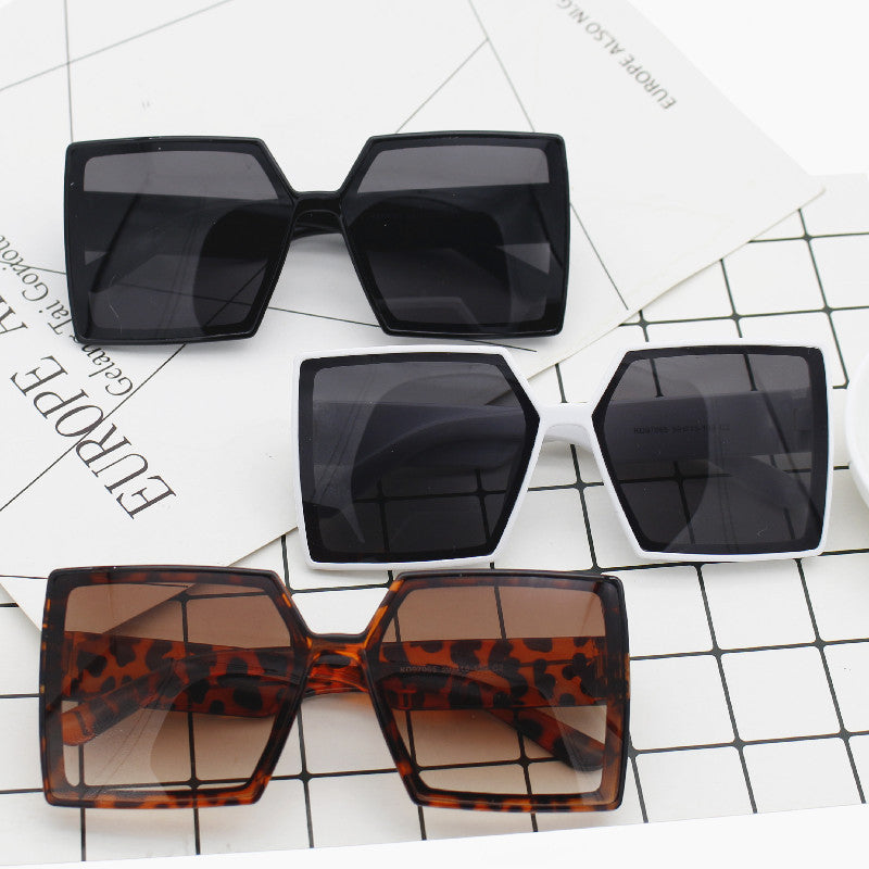 Women's Fashion Oversized Sunglasses with Angular Design Kalsten