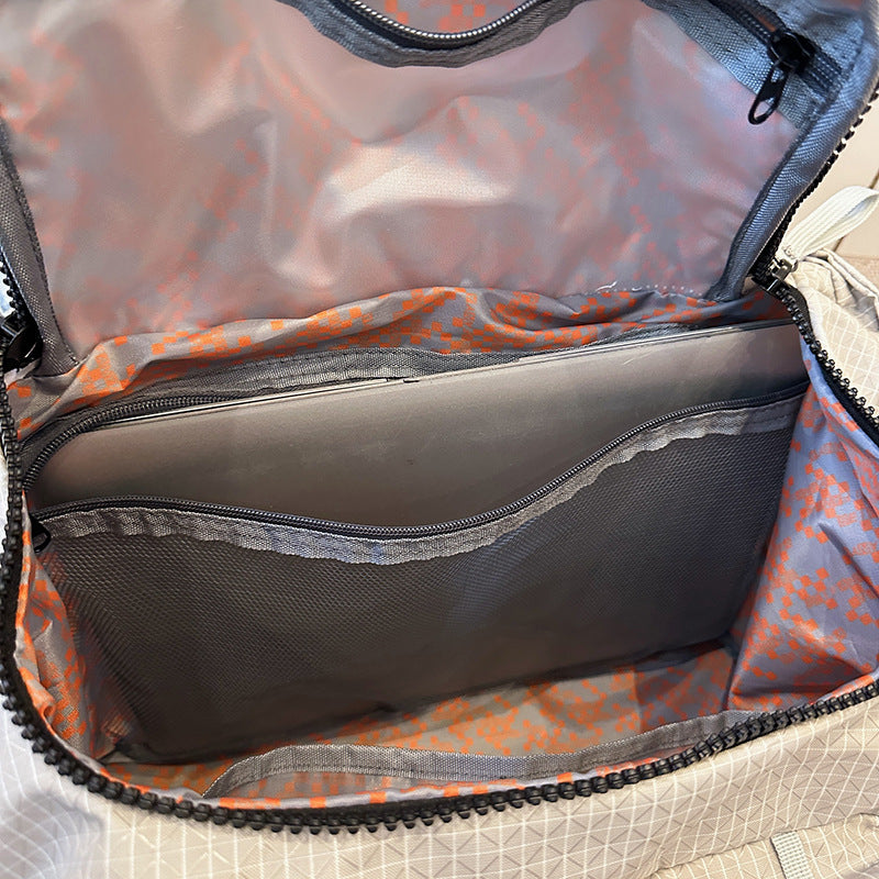 Stylish sports bag with adjustable shoulder strap Kalsten