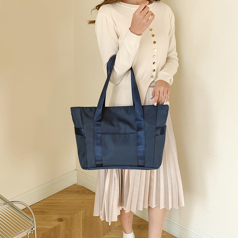 Spacious shopping bag with multifunctional compartments Kalsten