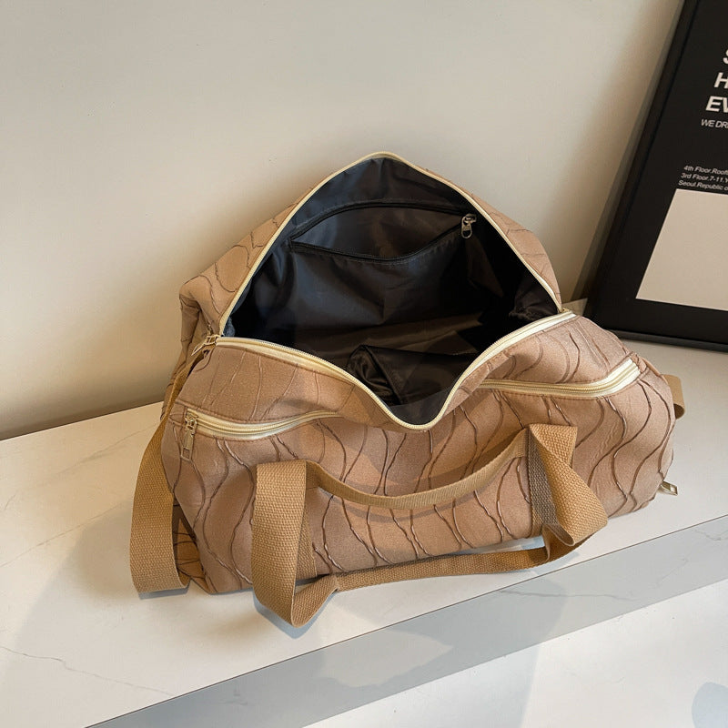 Sporty travel bag with stylish wave pattern Kalsten