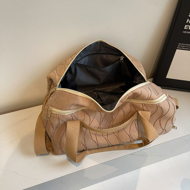 Sporty travel bag with stylish wave pattern Kalsten