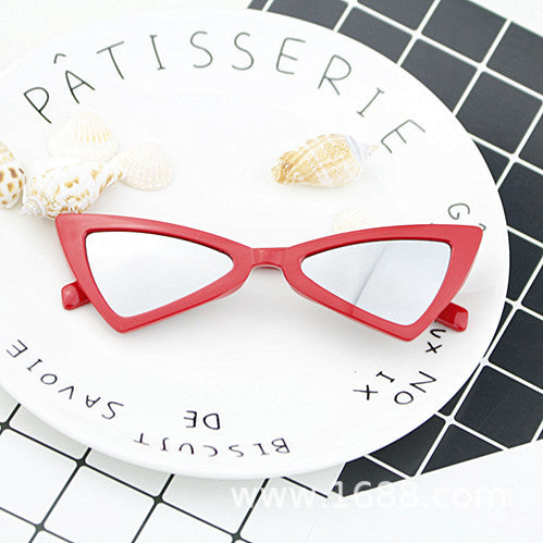 Women's fashionable Cat-Eye sunglasses with elegant design Kalsten