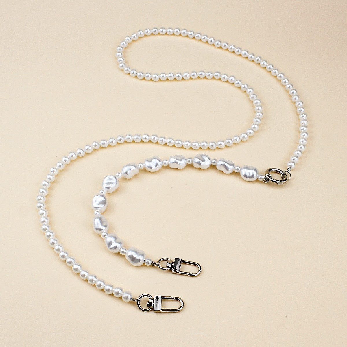 Elegant Beaded Eyewear Chain Acalora
