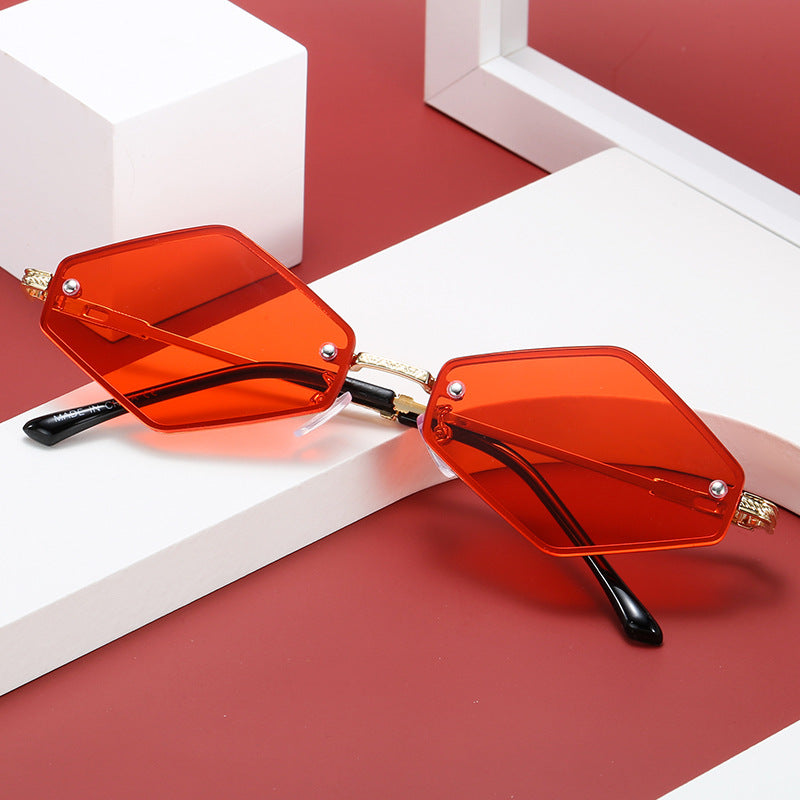 Women's Heart-Shaped Sunglasses in Trendy Design Kalsten