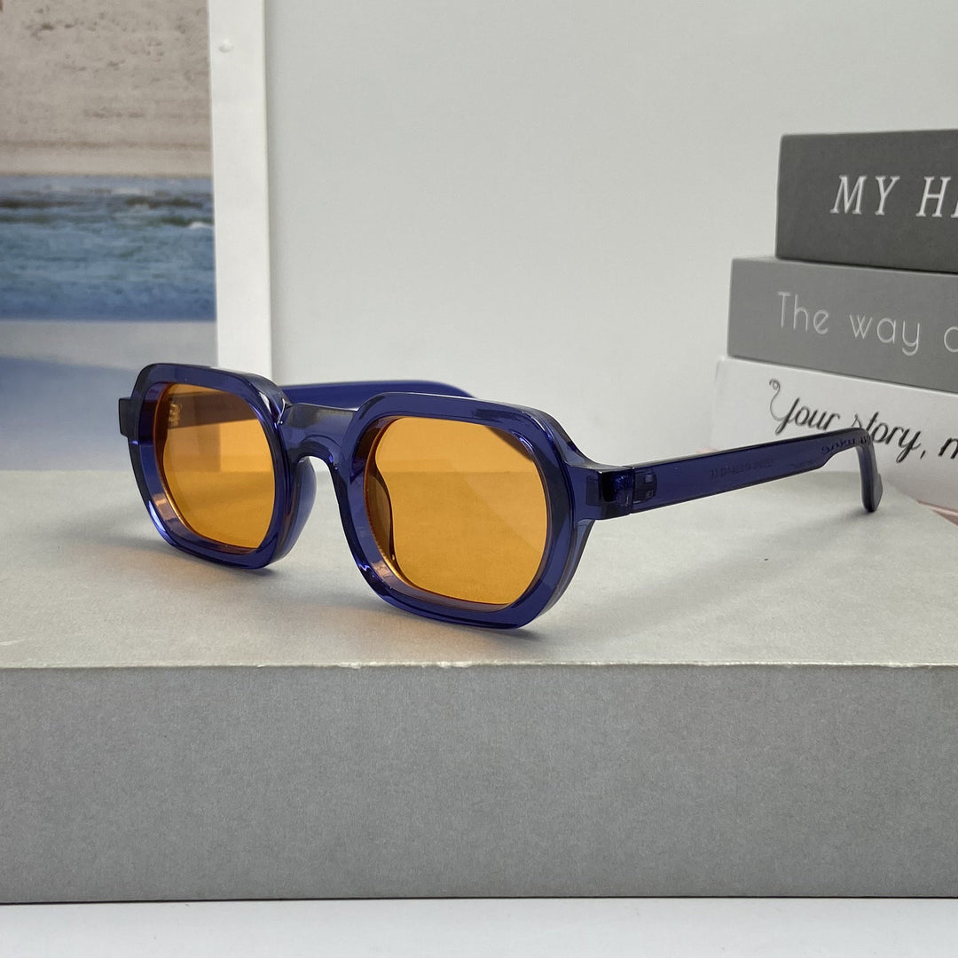 Women’s fashionable sunglasses in modern design with wide frame Kalsten