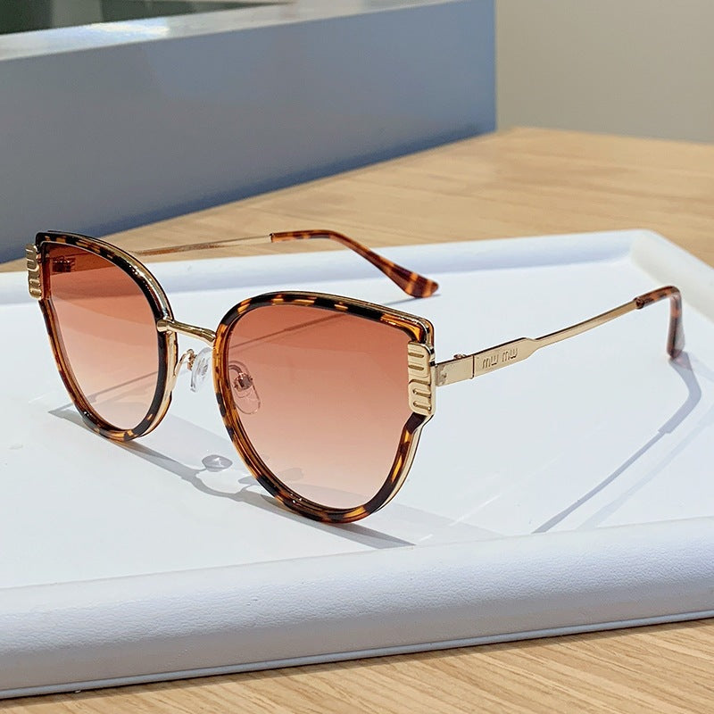 Women's Cat-Eye Sunglasses with Elegant Accentuated Lenses Kalsten
