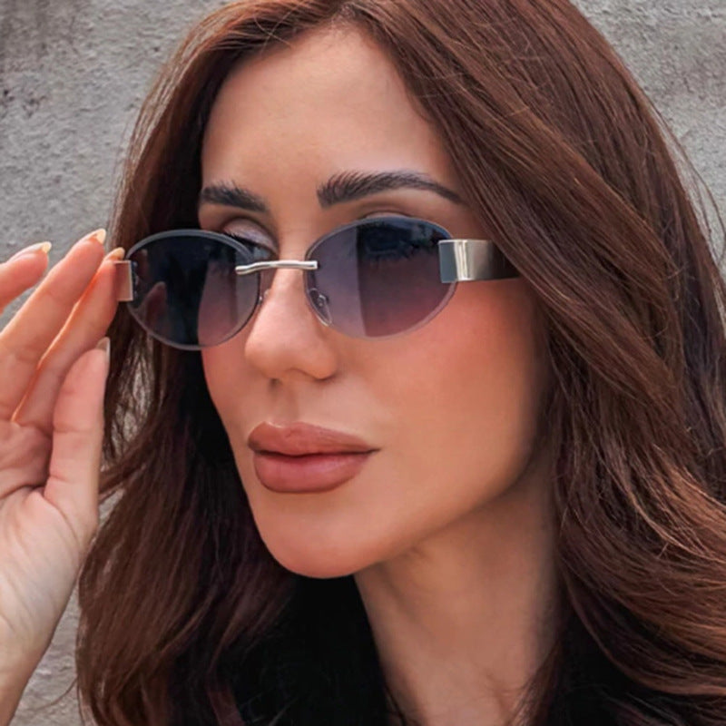 Women's glamorous sunglasses with clear, elegant frame and protective UV filter Kalsten