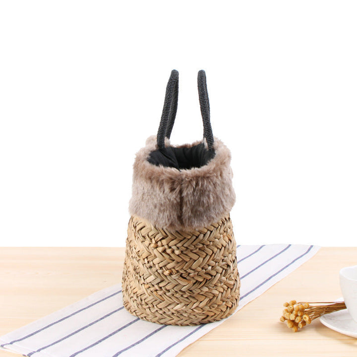 Braided handbag with luxurious faux fur trim Kalsten