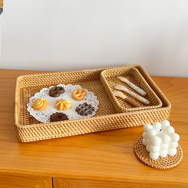 Women square natural material serving plate Kalsten