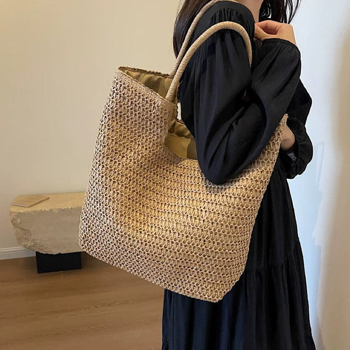 Handbag made of natural willow material with modern accents Kalsten