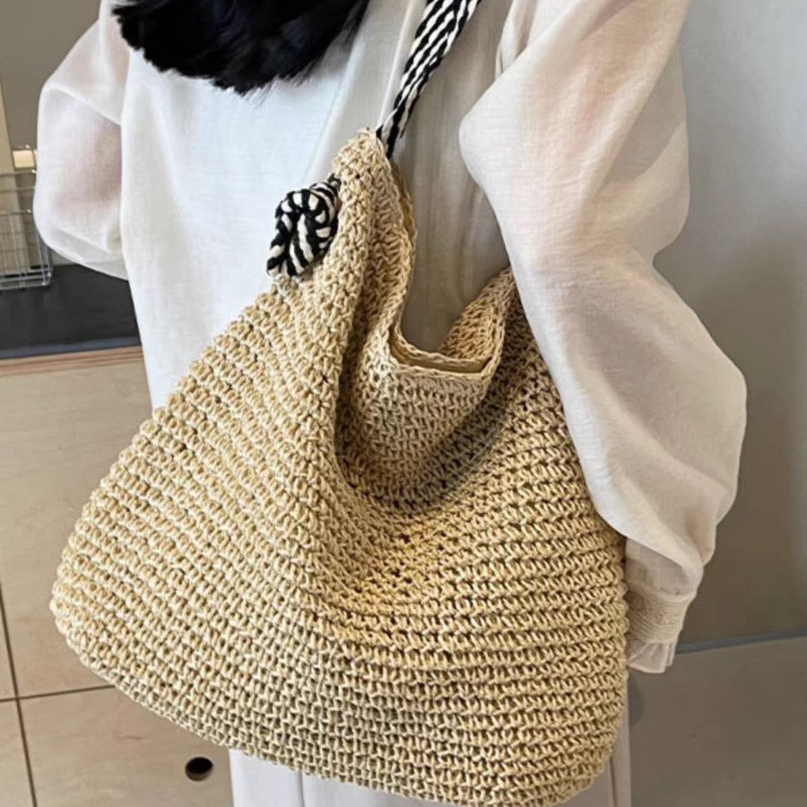 Straw Shopper Bag with Modern Design Kalsten