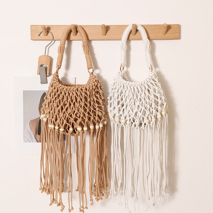 Macrame bag with decorative fringes and wooden beads Kalsten
