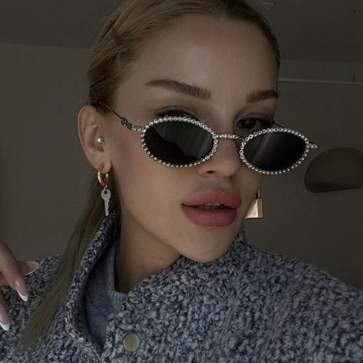 Ladies' fashionable sunglasses with a unique, playful rim Kalsten