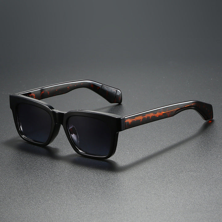 Women's square sunglasses with distinctive tortoiseshell pattern Kalsten