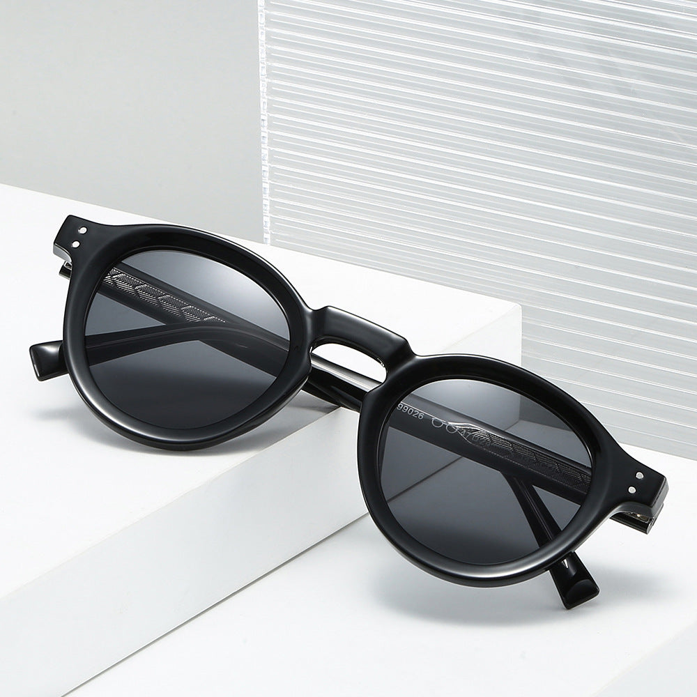 Ladies fashionable sunglasses in a stylish round design by Kalsten
