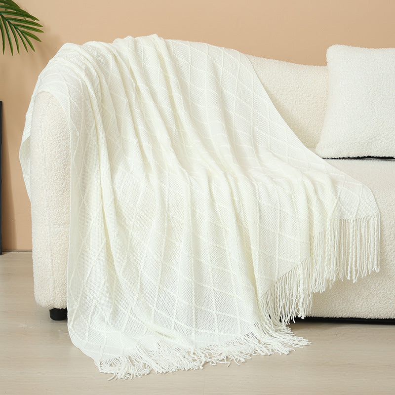 Women Elegant and stylish living and cuddly blanket with fringes Kalsten