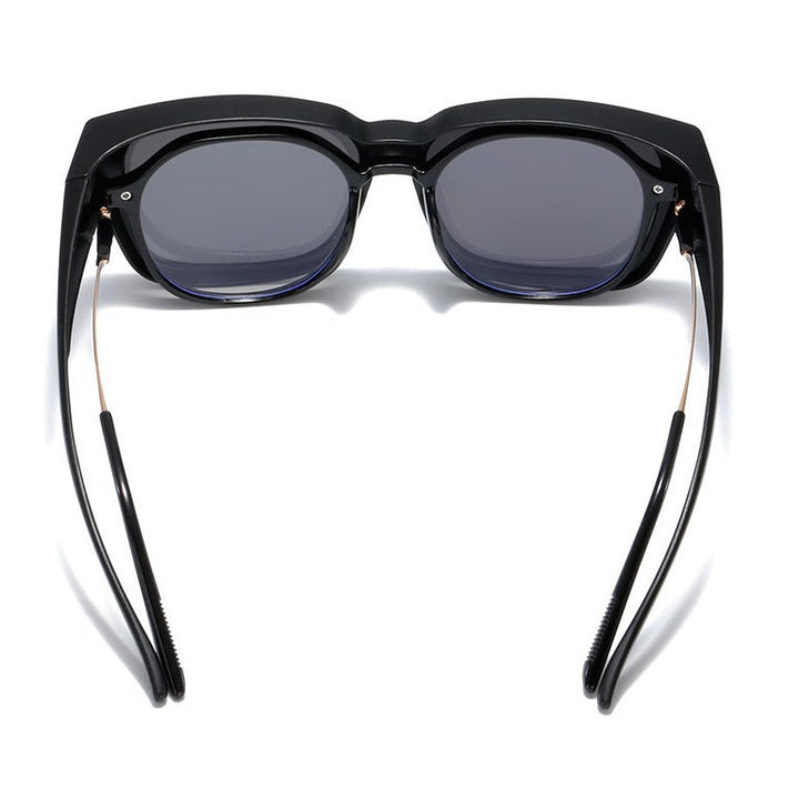 Ladies fashionable sunglasses in modern frame design Kalsten