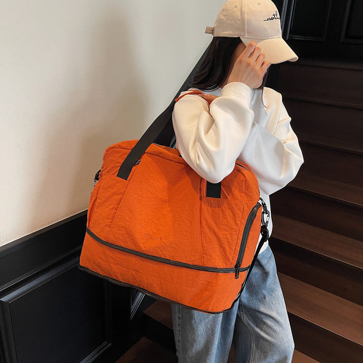 Sporty travel bag with practical outer pockets Kalsten