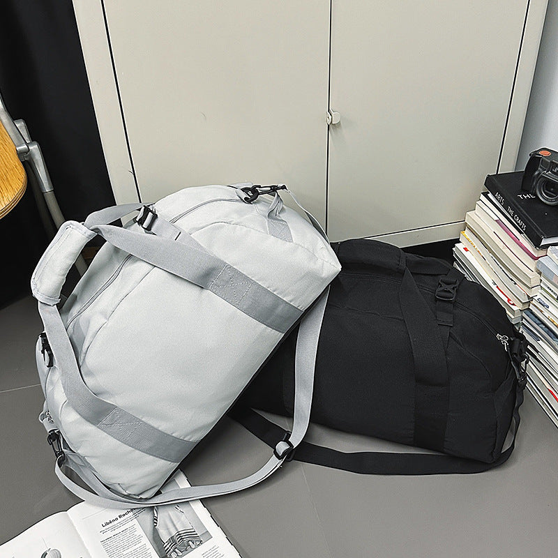 Sporty Travel Bag Made of Durable Material with Adjustable Shoulder Strap Kalsten