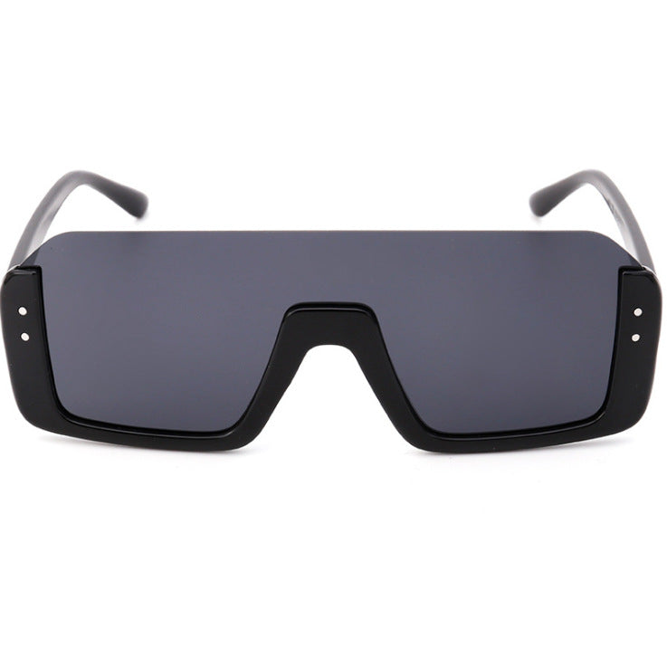 Women's Sporty Shield Sunglasses with Modern Design Kalsten