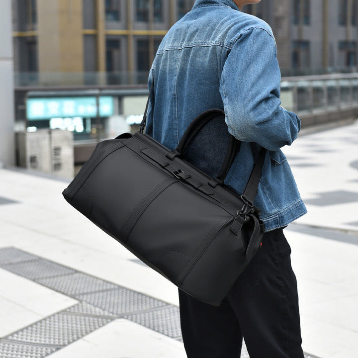 Robust sports and travel bag with practical compartments Kalsten