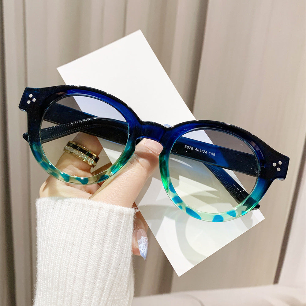 Ladies' fashionable sunglasses with clear and structured frame Kalsten