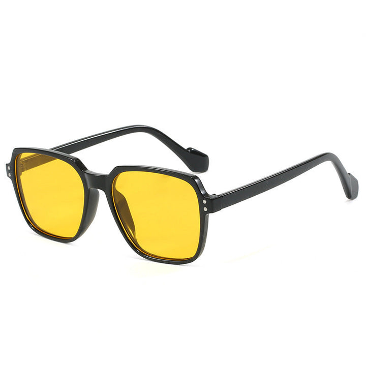 Women's fashion sunglasses with bold, rectangular lenses Kalsten