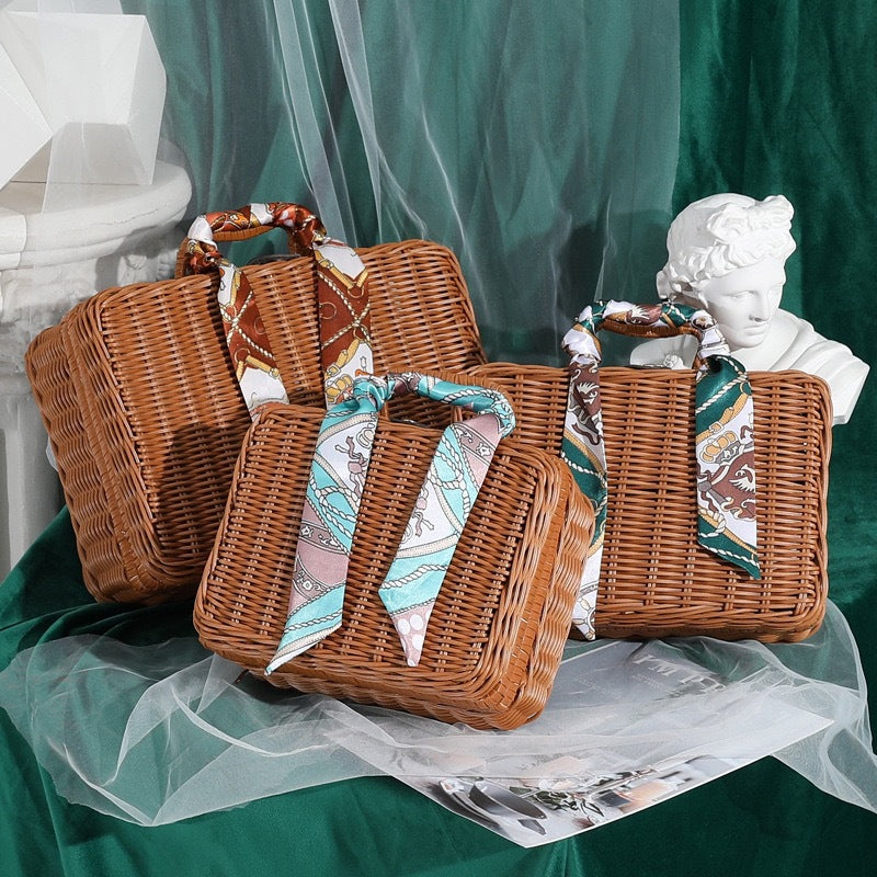 Ladies Stylish Rat Box with Practical Handles Kalsten