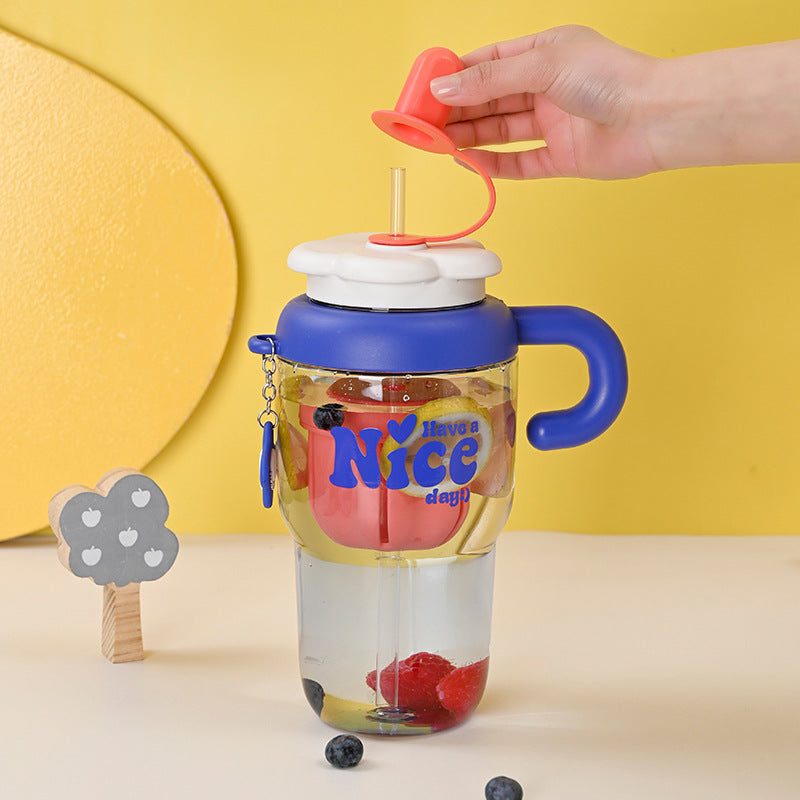 Unisex drinking cup with integrated straw and spill protection Kalsten