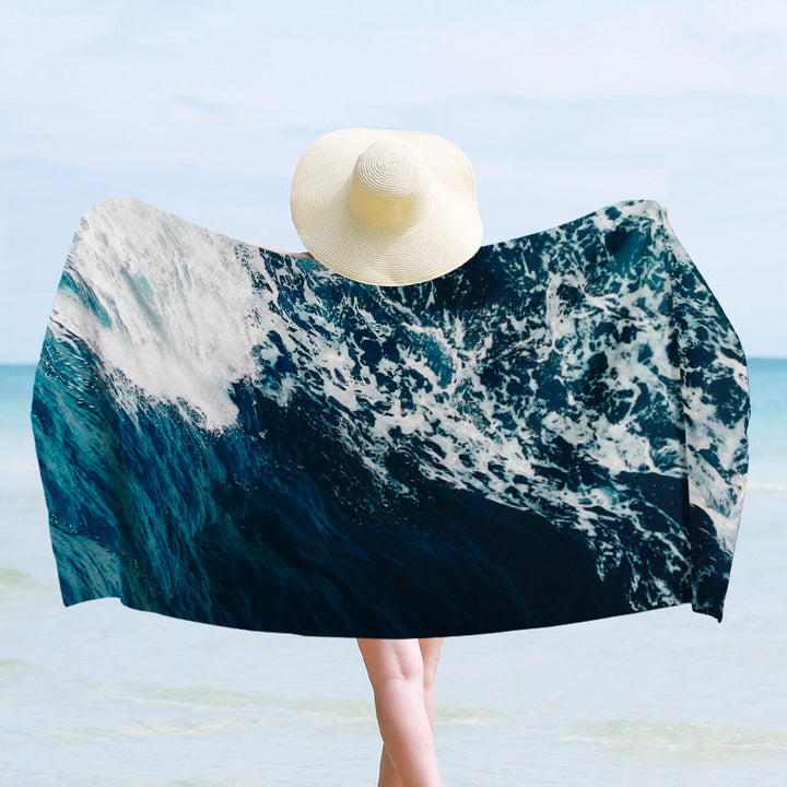 Luxury beach towel with dynamic wave design Kalsten