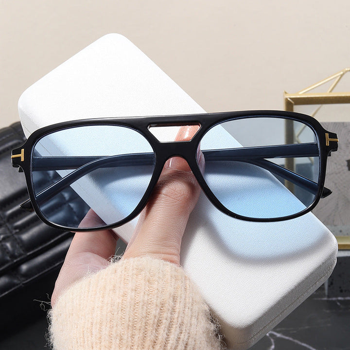 Women’s fashionable glasses with a fine frame and strict contours Kalsten