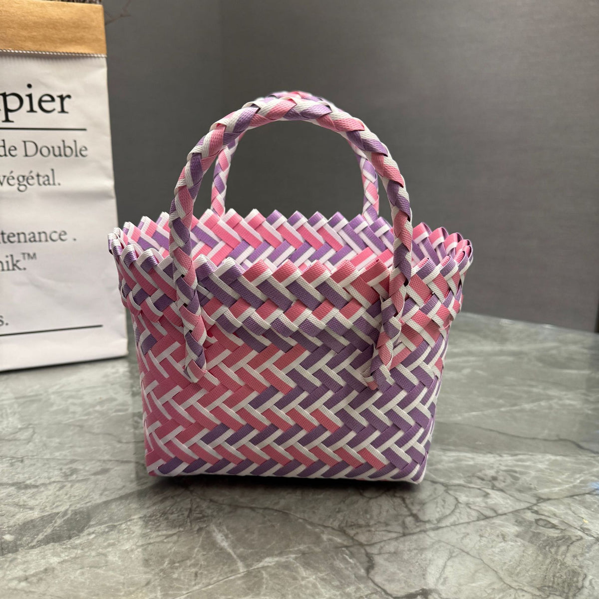 Playful basket bag with bow Acalora