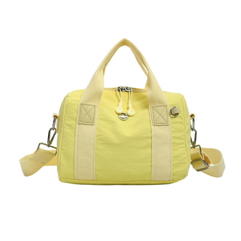 Stylish sports bag with adjustable shoulder strap Kalsten