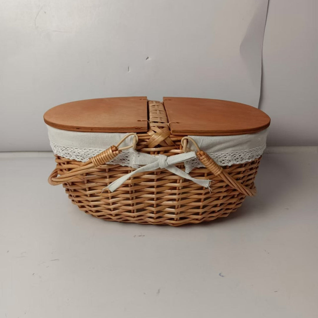 Women's picnic basket with practical wooden lid and stylish inner lining Kalsten