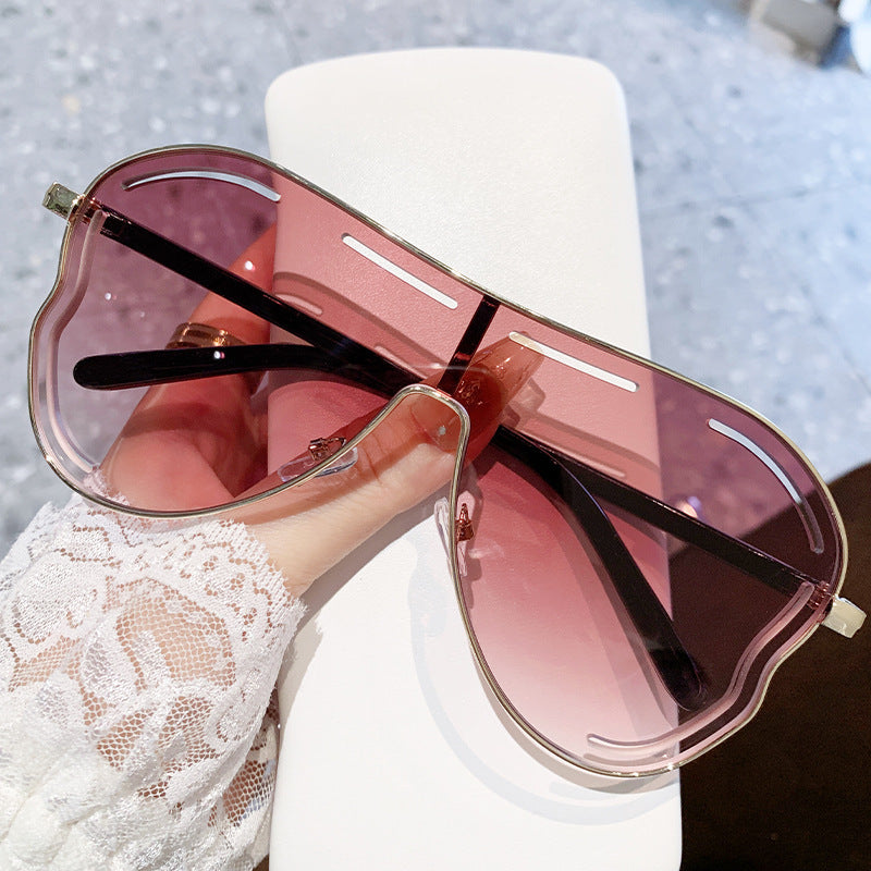 Women’s Sporty Oversized Sunglasses in Unique Design Kalsten