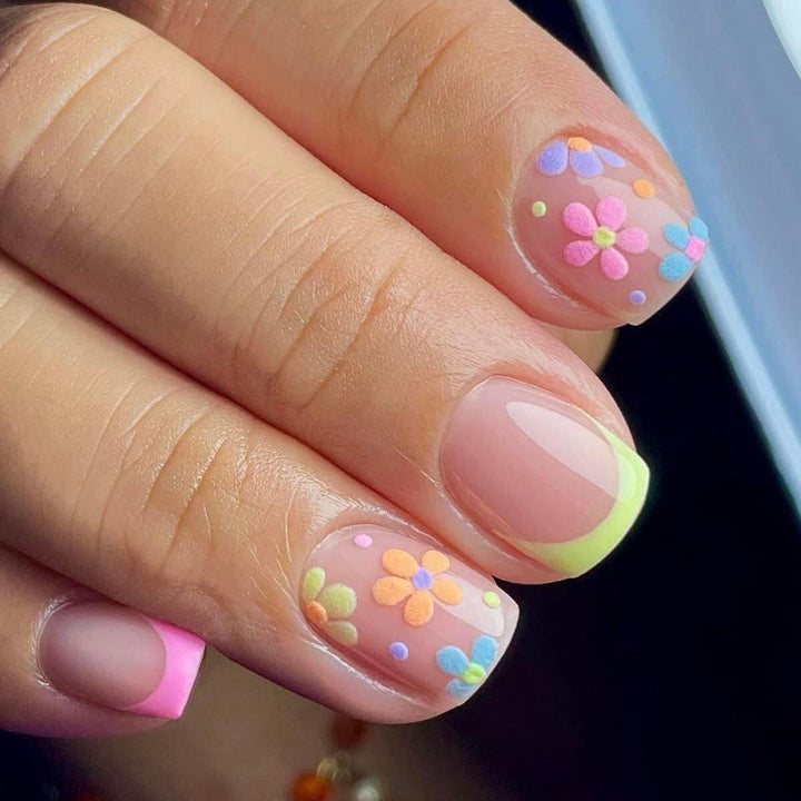 Elegant Artificial Nails with French Manicure and Glitter Effects Kalsten