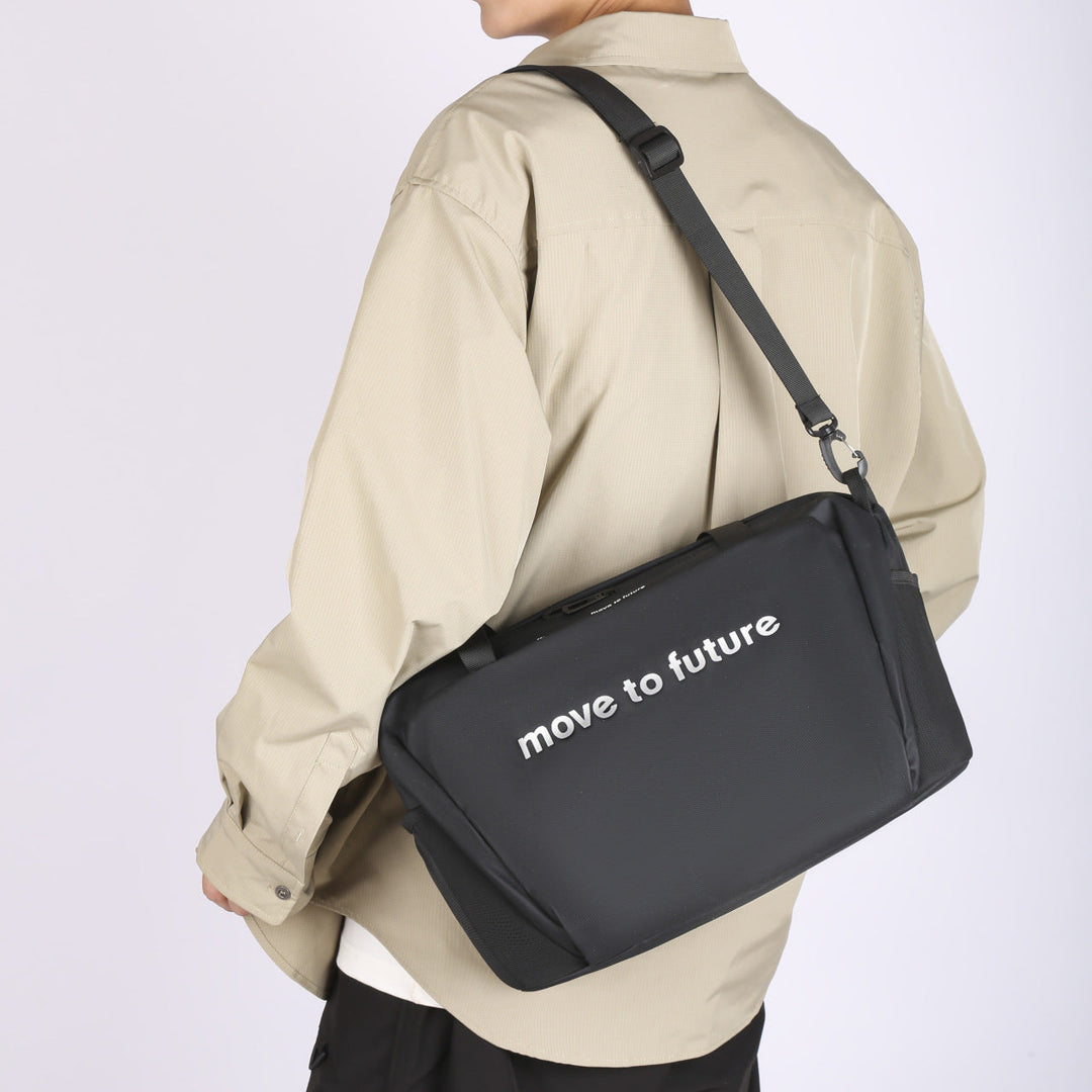 Sporty shoulder bag with innovative carrying system Kalsten